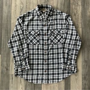 Duluth Trading Free Swingin’ Wicking Flannel Shirt
# 31210
Men’s XL 
Black/White